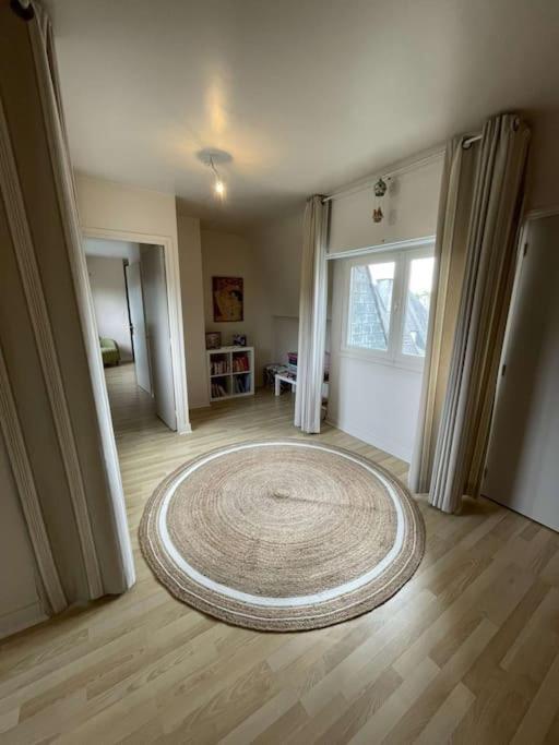 Laroche Grand Duplex Dans Le Centre Historique Avec Garage Appartement Vannes Buitenkant foto