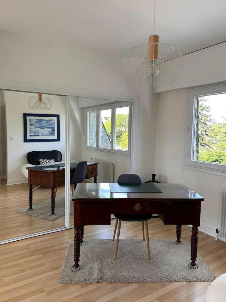 Laroche Grand Duplex Dans Le Centre Historique Avec Garage Appartement Vannes Buitenkant foto